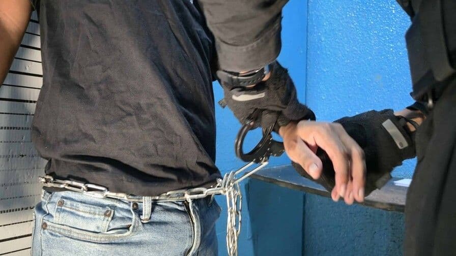 Extraditan a dos dominicanos a Puerto Rico por acoso cibernético
