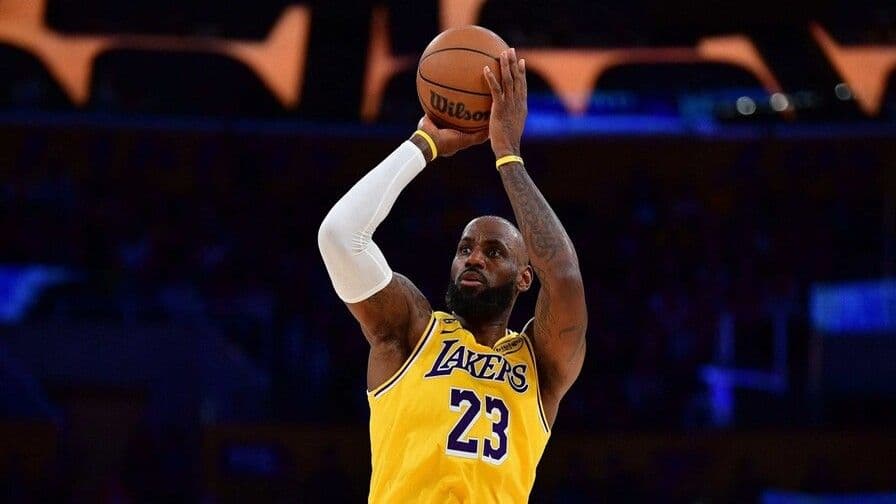 LeBron James cae al puesto 16 en NBA 2K27