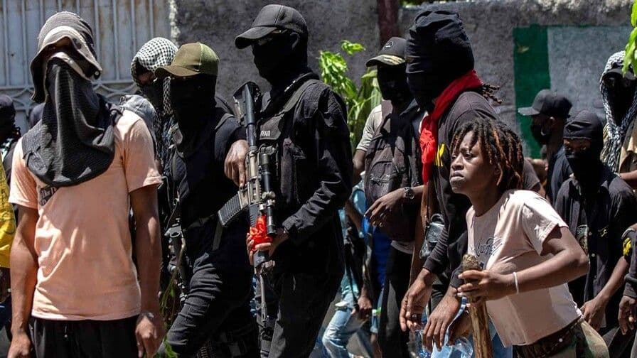 Contingente militar salvadoreño llega a Haití en medio de crisis