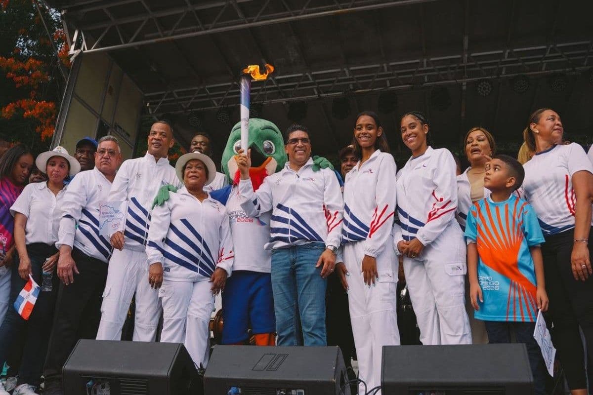 Antorcha de los Juegos Centroamericanos recorre Santo Domingo Este