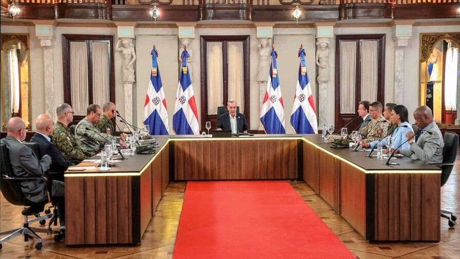 Abinader descarta intervención militar en Haití y refuerza frontera