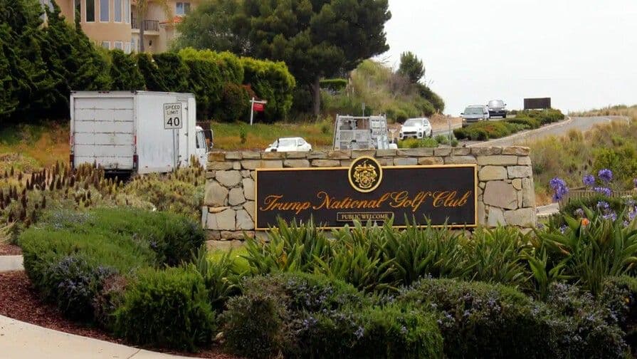 Detienen a hombre armado en club de golf de Trump antes de su visita