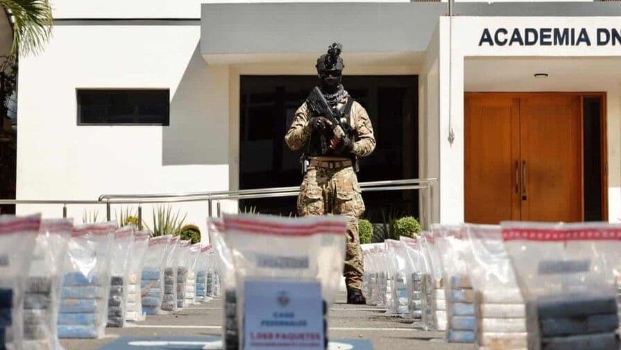 Incautan más de una tonelada de cocaína en operativo en Pedernales