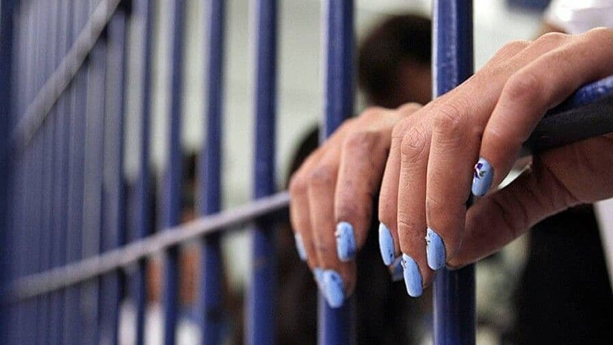 Detienen a mujer acusada de secuestrar a su esposo en Santo Domingo Este