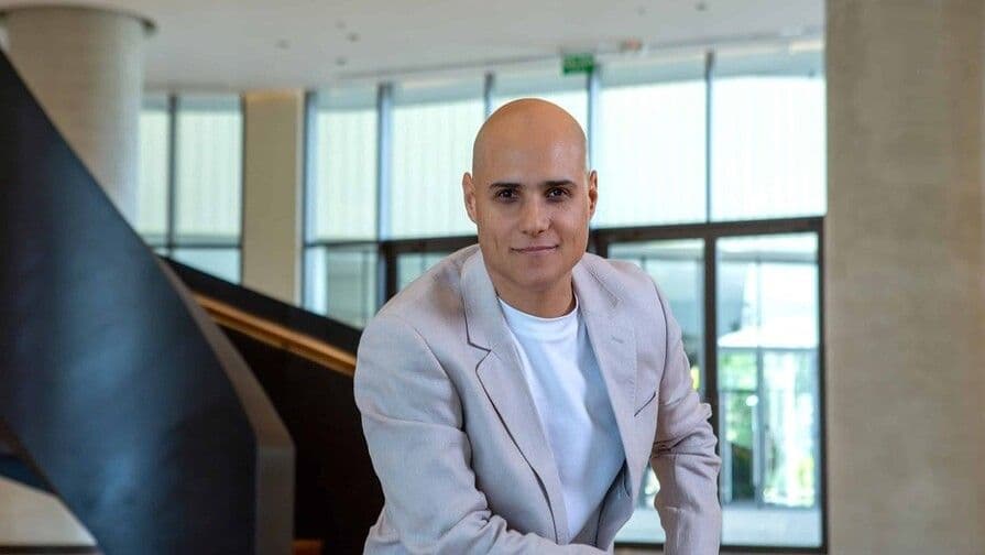 Alex Martínez Suárez asume dirección del Centro Cultural Rainieri