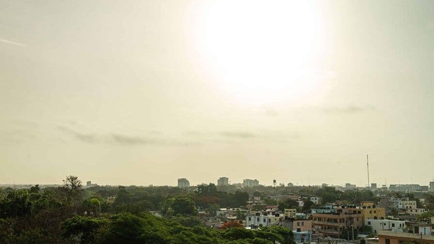 Condiciones climáticas en RD: cielo grisáceo y altas temperaturas