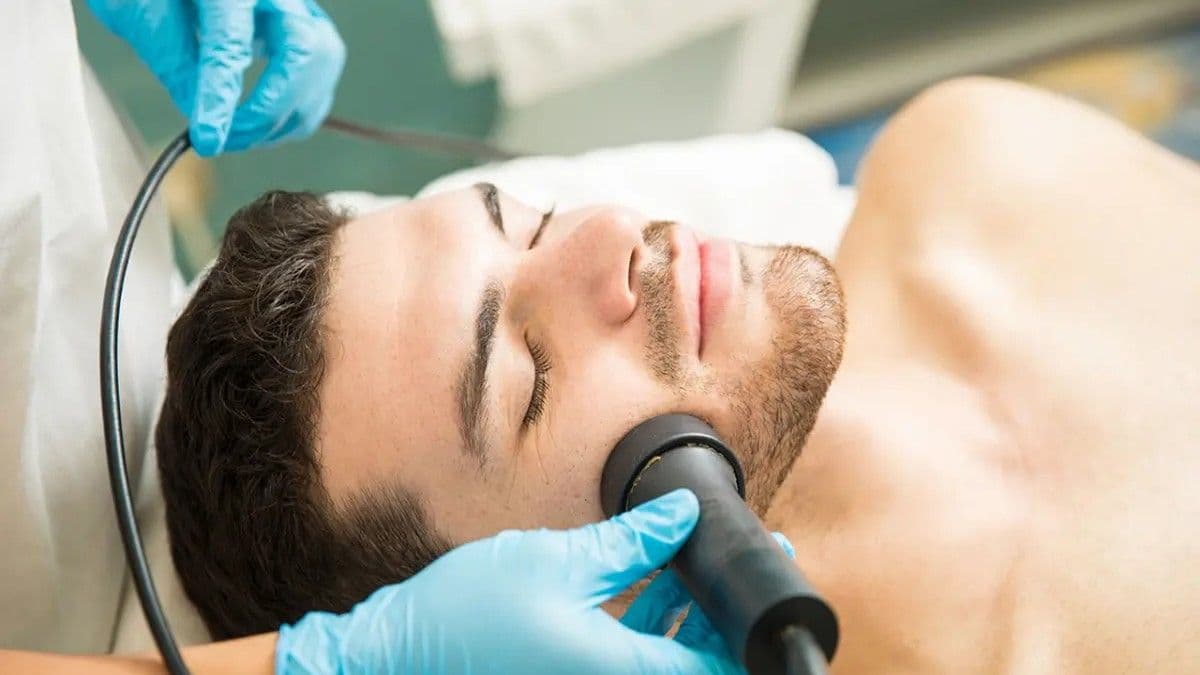Aumenta aceptación de tratamientos estéticos entre hombres, pero persiste el silencio