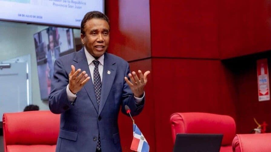 Senador propone despenalizar delitos contra la libertad de expresión