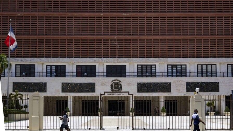 Congreso aprueba presupuesto complementario de urgencia