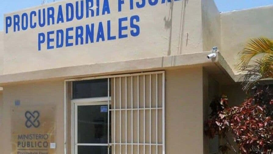 Condenan a 10 años a mujer por explotación sexual de su hija en Pedernales