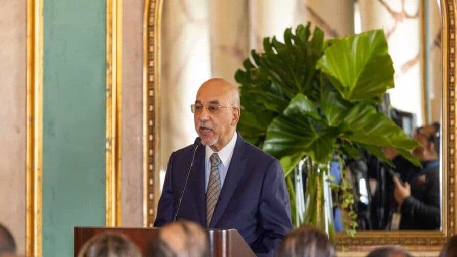Roberto Álvarez recibe condecoración por su contribución a la diplomacia dominicana