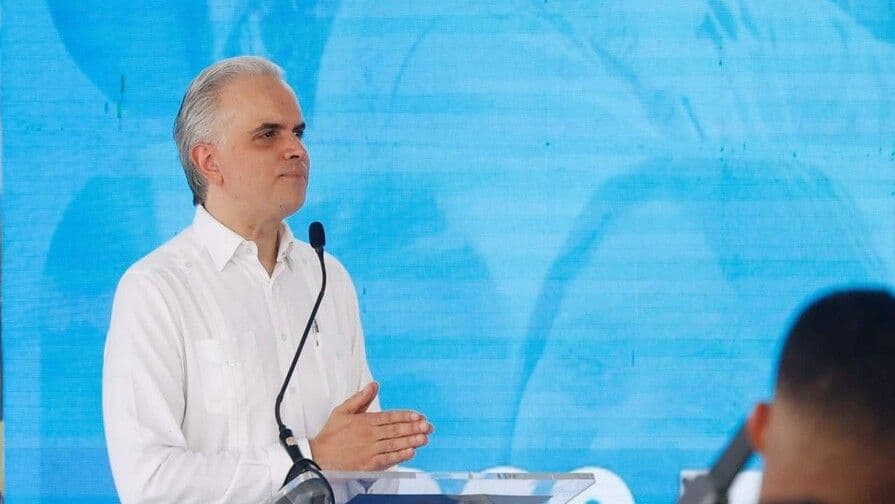 Ministro de Educación aboga por garantizar horas de docencia