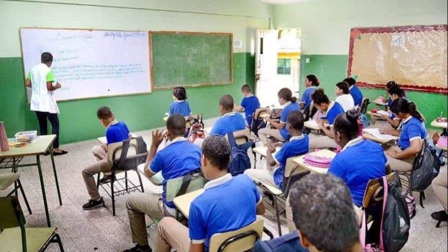 Disminuye el acompañamiento familiar en la educación escolar dominicana, según PISA
