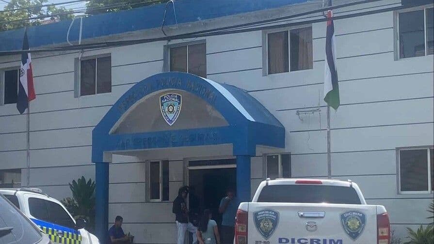 Retrasos en la liberación de detenidos en Santo Domingo Este