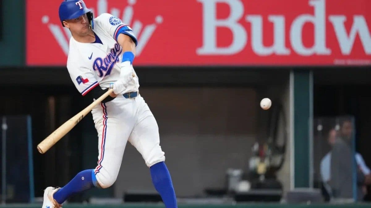 Josh Jung de los Rangers en lista de lesionados por fractura en la mano