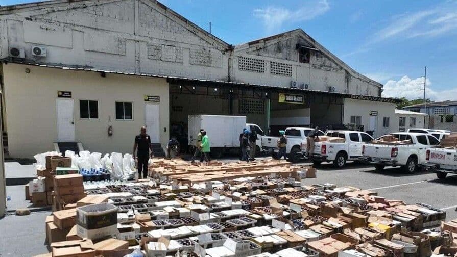 Desmantelan fábrica clandestina de bebidas alcohólicas en San Cristóbal