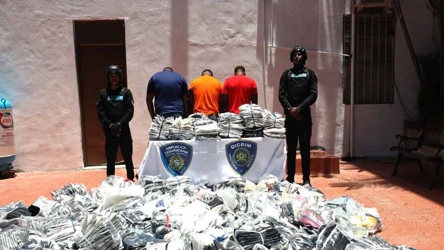Detenidos tres hombres por estafa en tienda de importación en Villa María