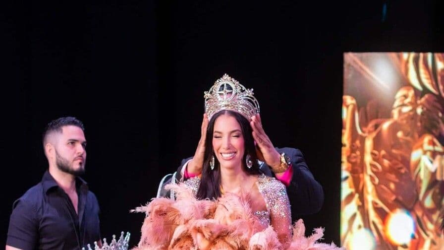 Suny Gálvez se corona Miss Universal Grand 2026