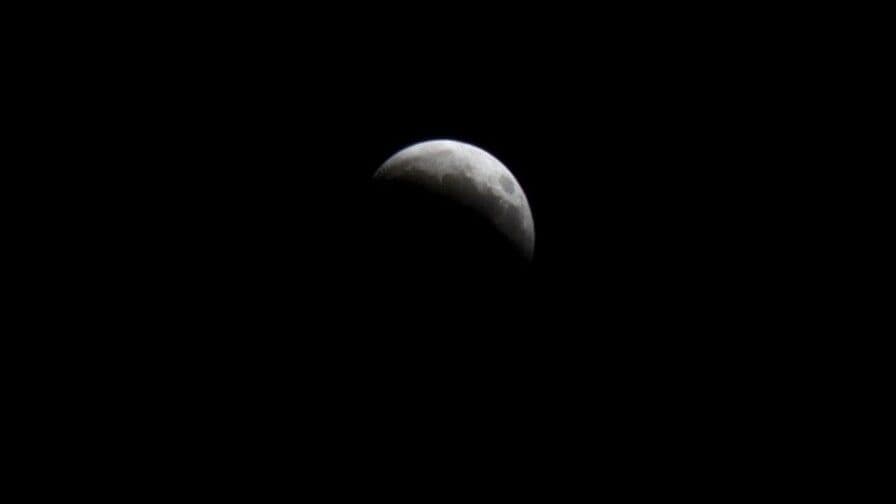Eclipse lunar parcial deslumbra a Santo Domingo