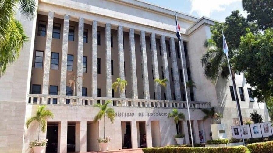 Minerd permite suspensión de clases en zonas vulnerables por lluvias