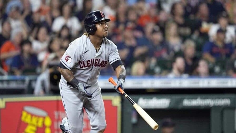 José Ramírez impulsa victoria de Cleveland y evita eliminación en la Serie Divisional
