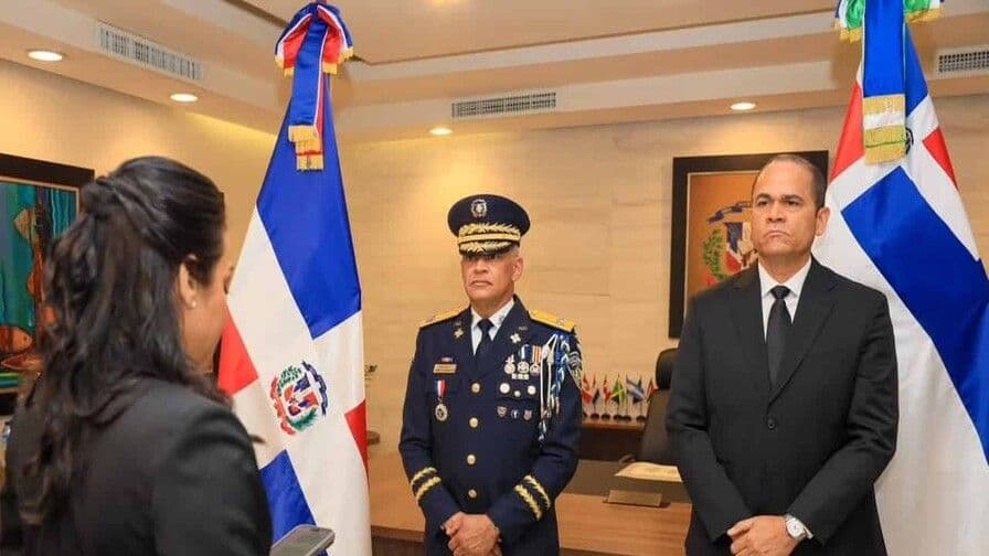 Destitución de Andrés Modesto Cruz Cruz de la Dirección General de la Policía Nacional