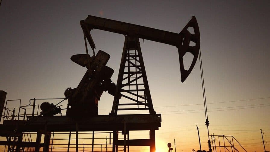 El petróleo se aproxima a los 100 dólares por barril ante tensiones entre EE. UU. e Irán