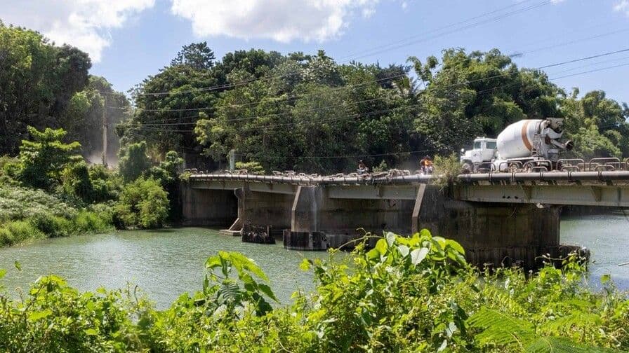 Puente Hato Nuevo-Quita Sueño continúa deteriorado y sin barandas