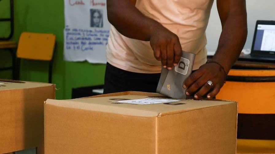 Baja participación electoral de dominicanos en el extranjero