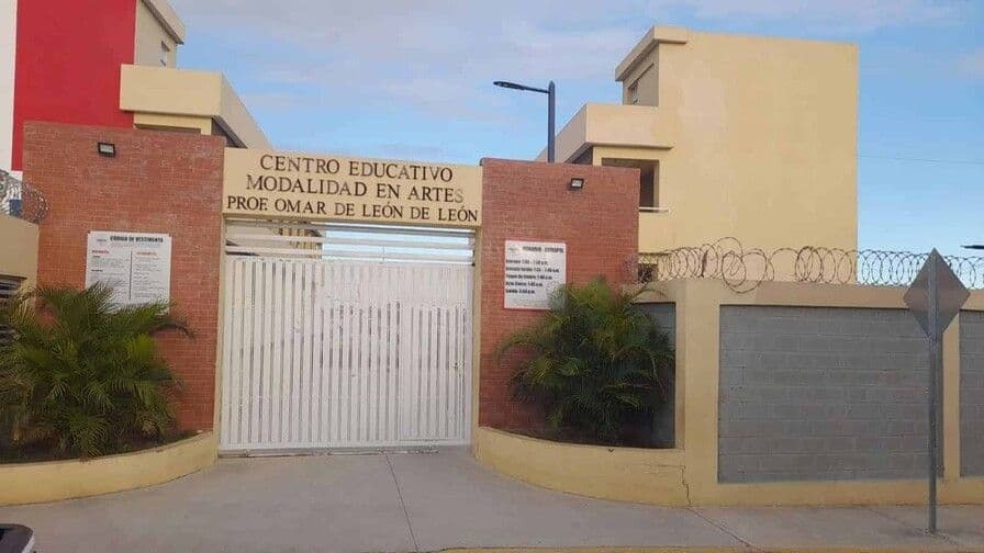 Emergencia química afecta a personal y estudiantes en Sabana Perdida