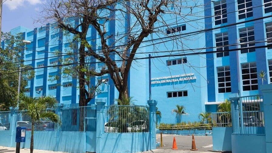 Investigan posible brote de bacterias en Maternidad La Altagracia