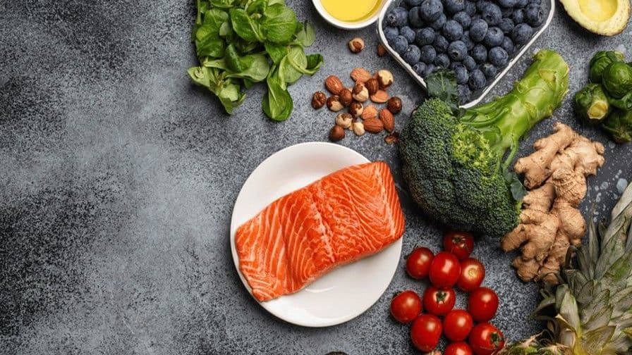 Ministerio de Salud recomienda evitar alimentos procesados y grasas