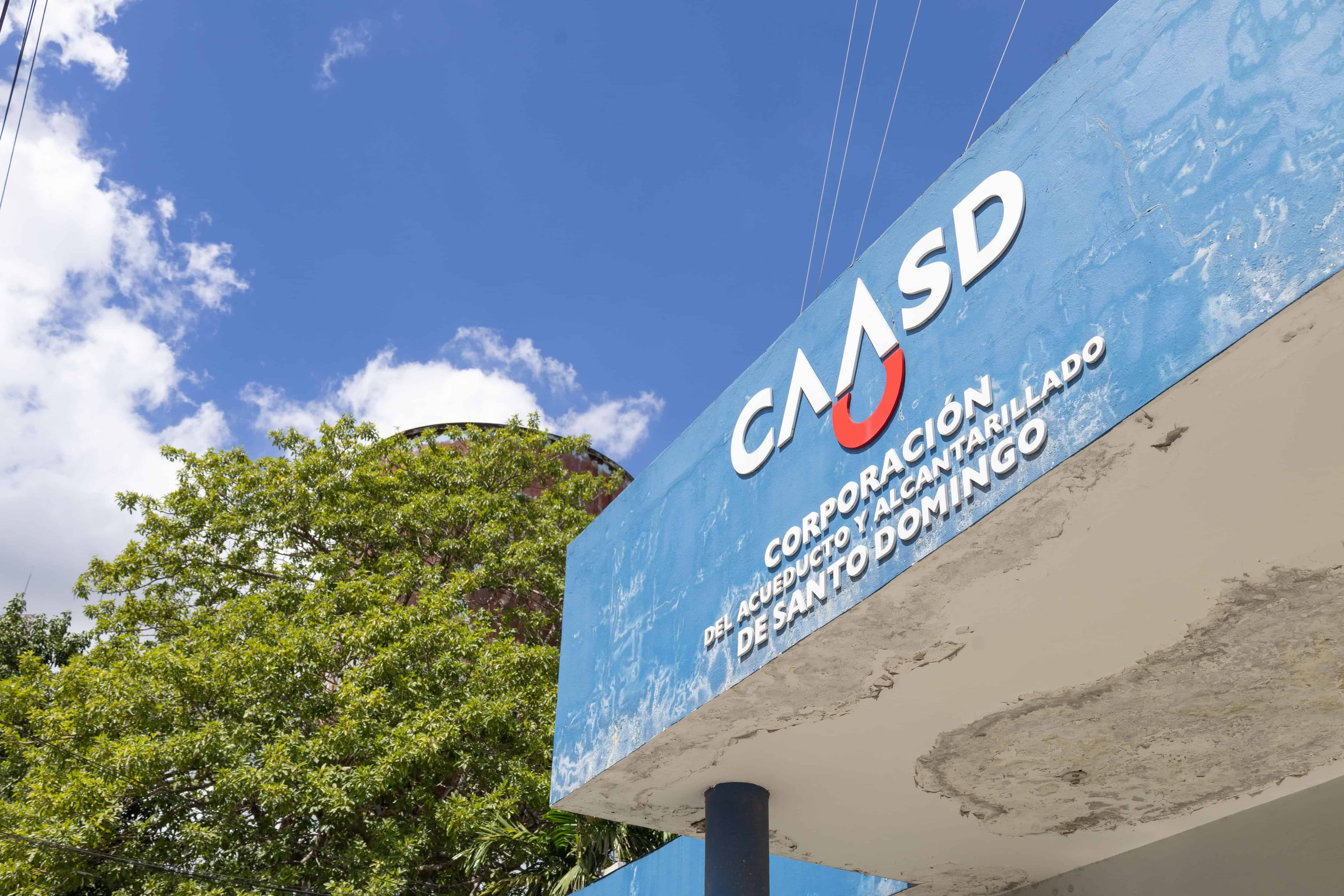 Residentes de Villa Mella enfrentan escasez de agua potable