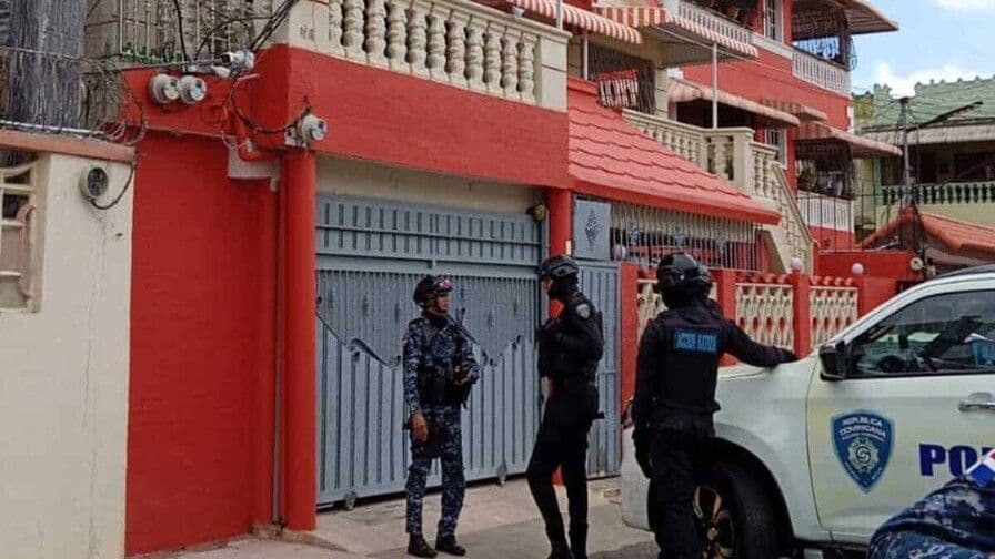 Oficial retirado mata a su pareja y se suicida en Hainamosa