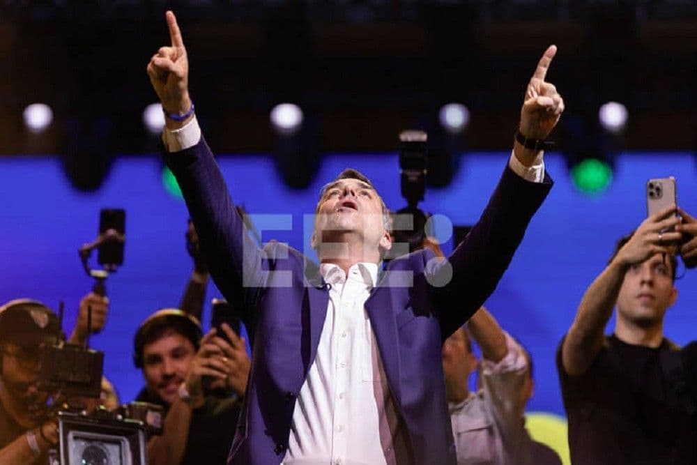 Flávio Bolsonaro lanza su candidatura presidencial en Brasil