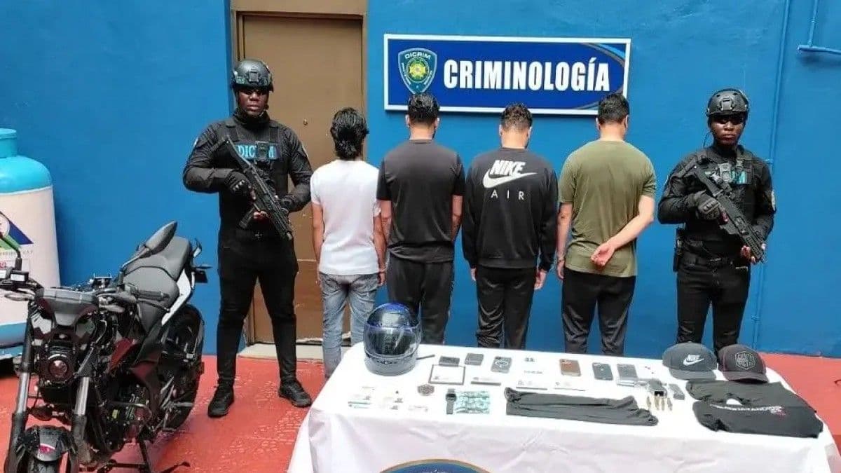 Cuatro colombianos detenidos por asaltos armados en el Distrito Nacional