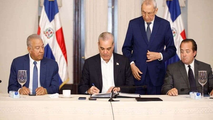 Gobierno dominicano emite títulos de propiedad en parques nacionales