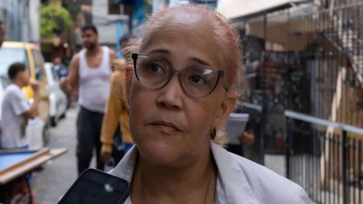 Familiares de hombre abatido por la policía lo sepultan sin velatorio