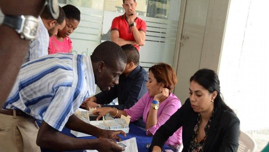 TC ordena concluir naturalización de haitianos en 10 días