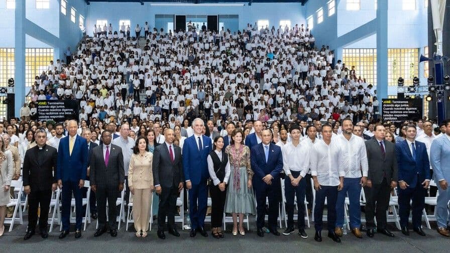 El Estado dominicano otorga un millón de becas en una década