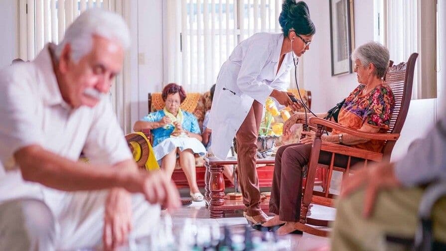 El desafío del cuidado de envejecientes en República Dominicana