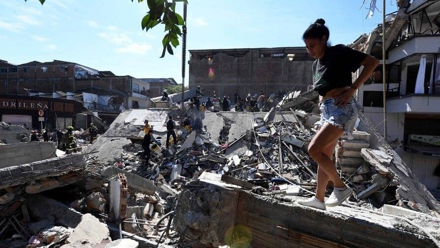 Terremoto en Colombia deja más de 240 muertos y miles de afectados