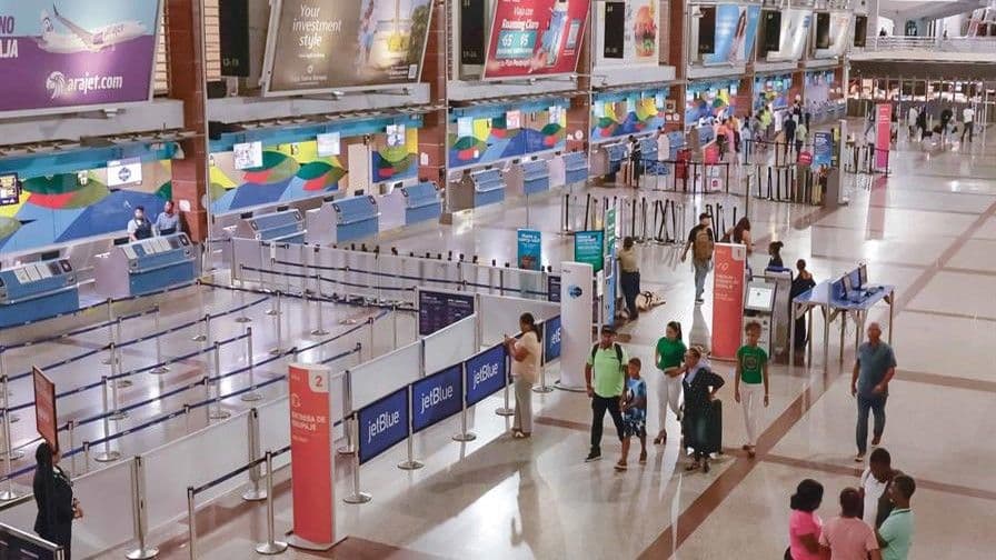 Reducción de vuelos cancelados entre Santo Domingo y Nueva York