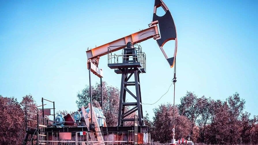 Sanciones a Irán impulsan alza del petróleo en EE. UU.