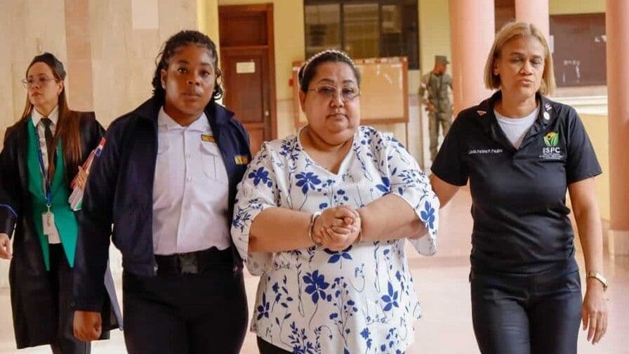 Imputada en caso Onco14 colaboraría con el MP, según abogado