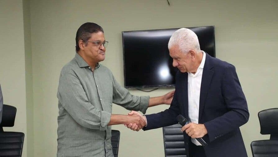 Intrant y Fenatrado buscan mejorar el transporte de carga