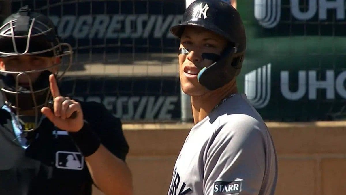 Aaron Judge abandona juego de los Yankees por rigidez en la pierna