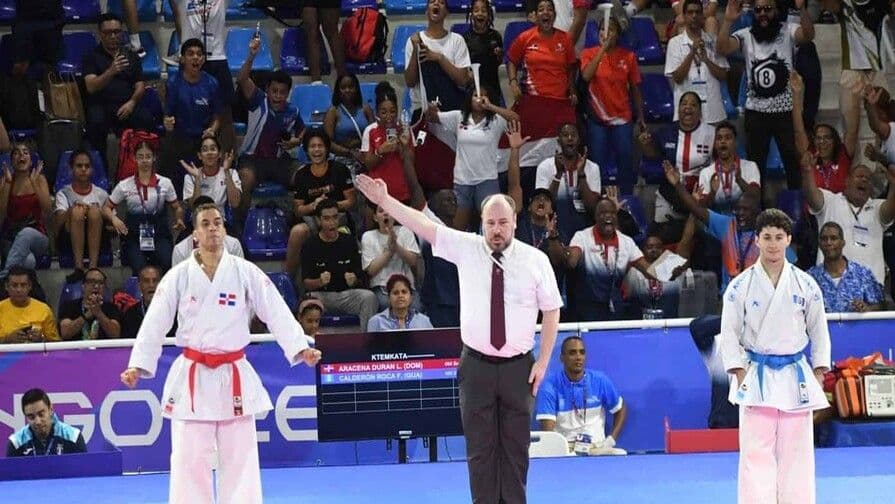 Larry Aracena gana oro en kata en Juegos Centroamericanos