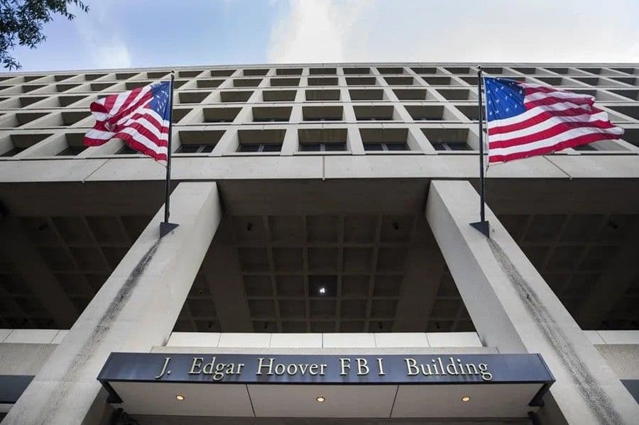 Juez bloquea plan de Trump para trasladar sede del FBI a Washington