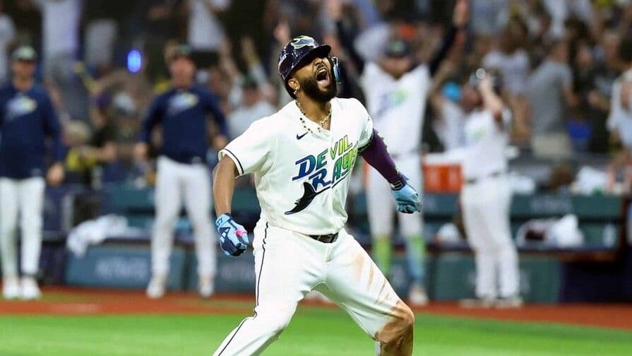 Junior Caminero recibe el premio Juan Marichal al mejor dominicano en Grandes Ligas